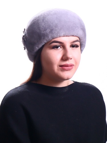 Модные меховые женские береты