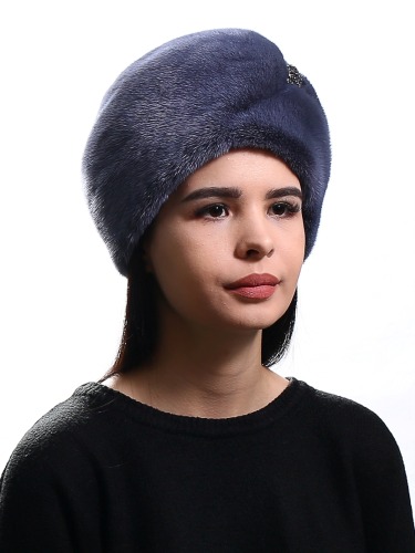 Модные зимние шапки для женщин из меха