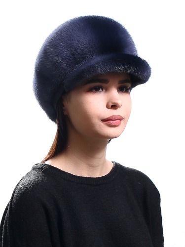 Модные зимние шапки для женщин из меха