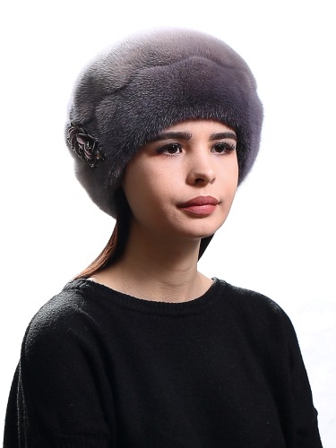 Модные береты из норки женские