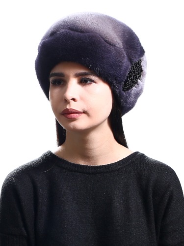 Модные береты из норки женские