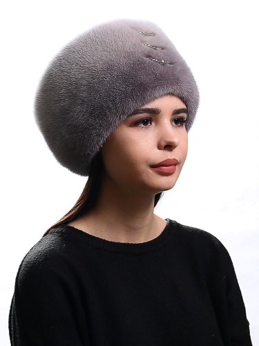 Модные зимние шапки для женщин из меха