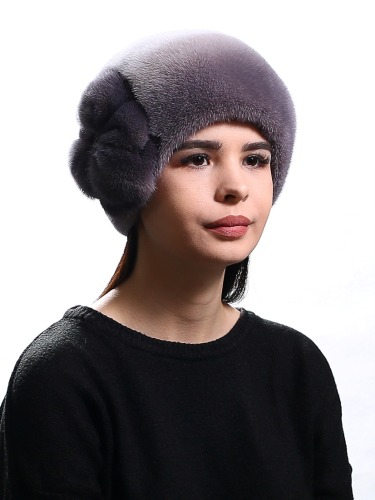 Модные зимние шапки для женщин из меха