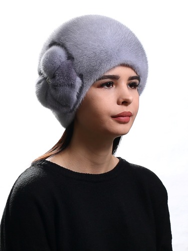Модные зимние шапки для женщин из меха