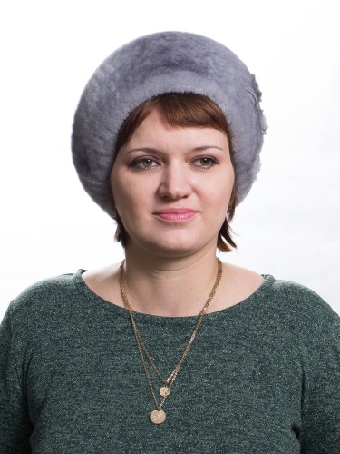 Модные меховые женские береты