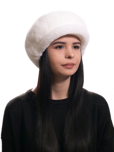 Модные женские меховые кепки