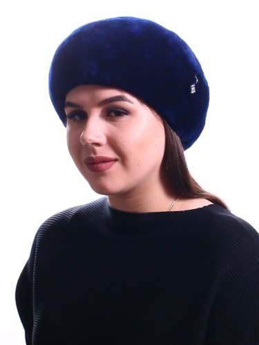 Модные меховые женские береты