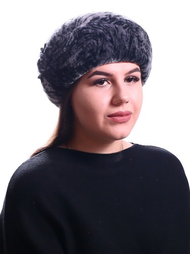 Модные меховые женские береты