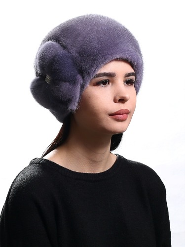 Модные зимние шапки для женщин из меха